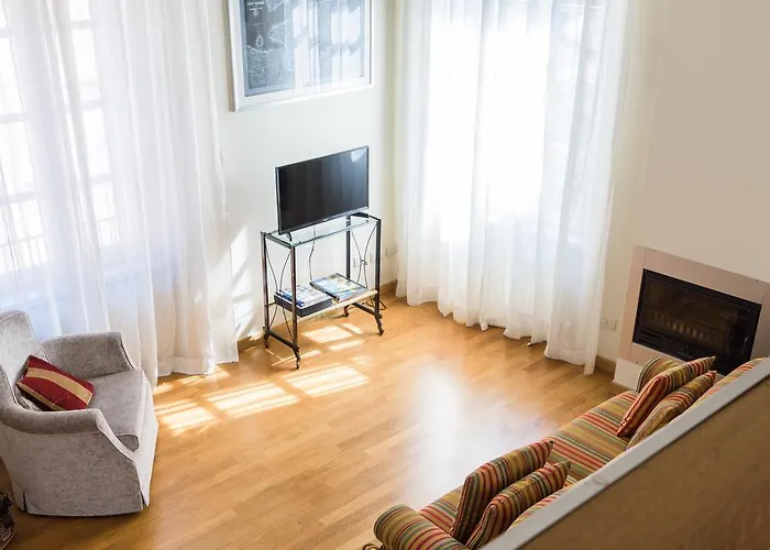 Via Rusconi 10 - Bymyhomeincomo 코모